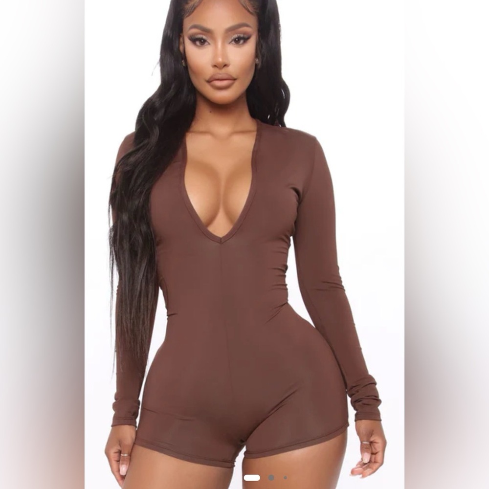 Fashion Nova Chocolate Long Sleeve Bodysuit